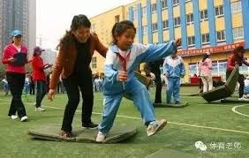 体育博弈里的“随机奖励机制”：多巴胺如何被精准触发。（体育竞赛中的随机强化：多巴胺如何被精准激活）