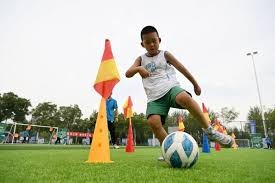 真赢了！贝蒂斯2-1逆转击败皇马！安东尼抢断王，伊斯科传射滑跪